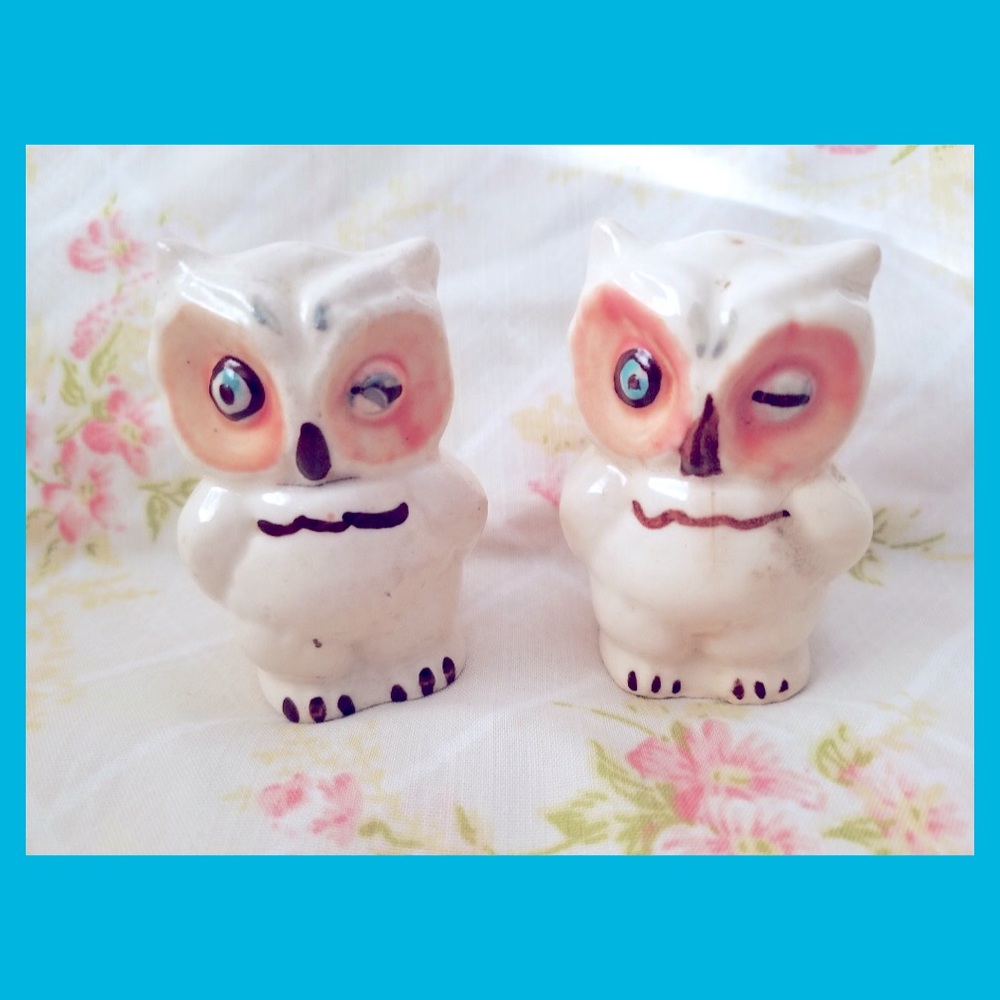 VTG 50s Ceramic Hand Painted Winking Owl Salt & Pepper Shakers Shawnee Pottery